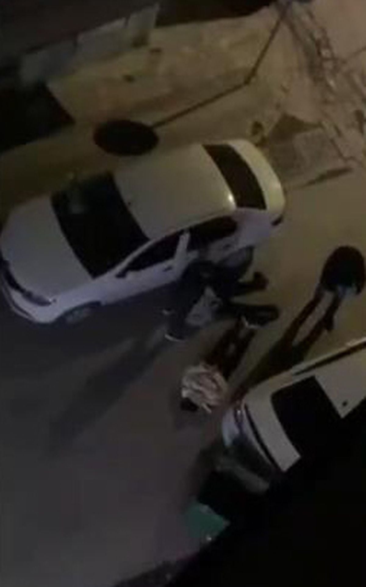 Sultangazi'de sokakta uyuşturucu satan şüphelilere suçüstü: 5 gözaltı